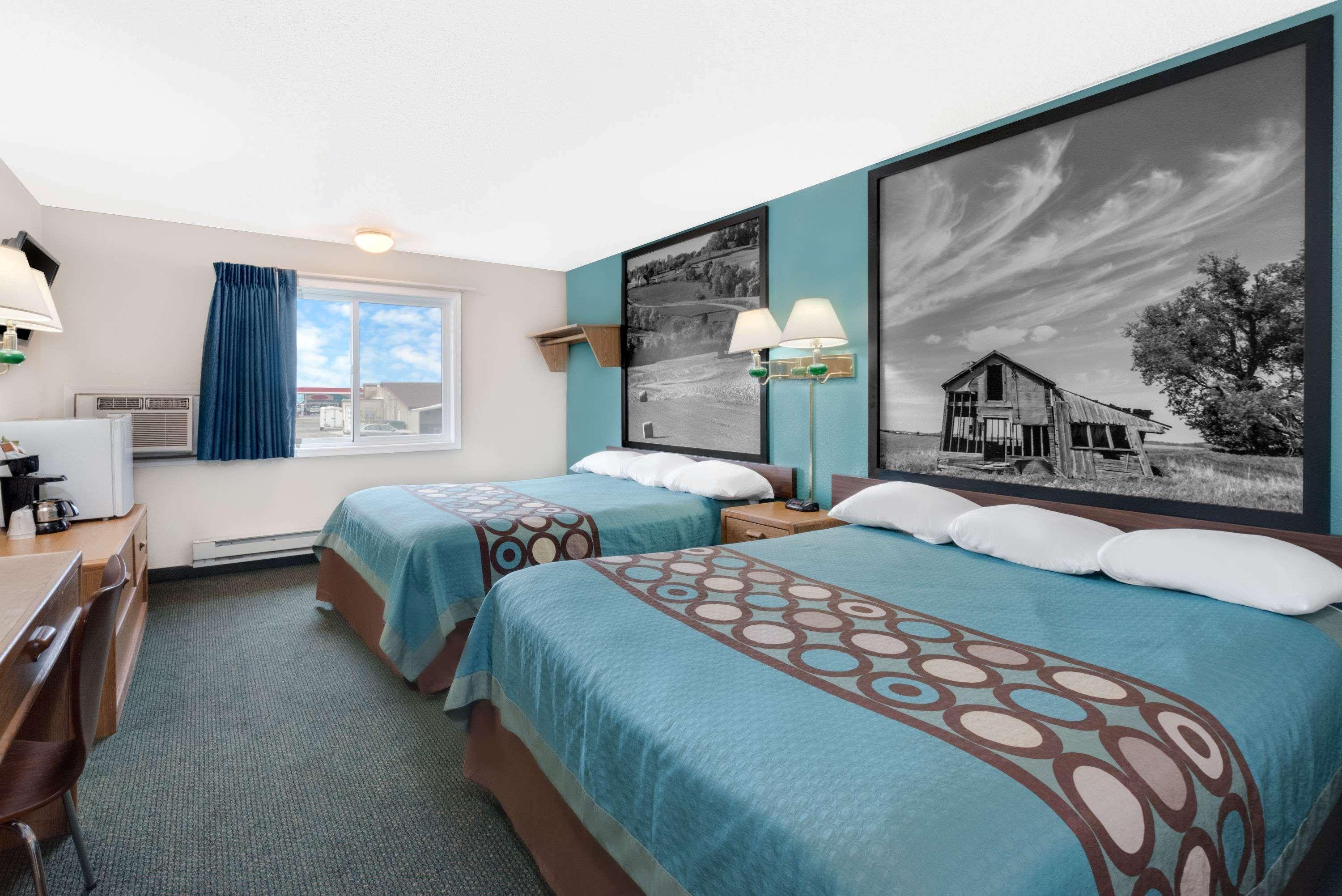 Super 8 By Wyndham Huron Exterior foto